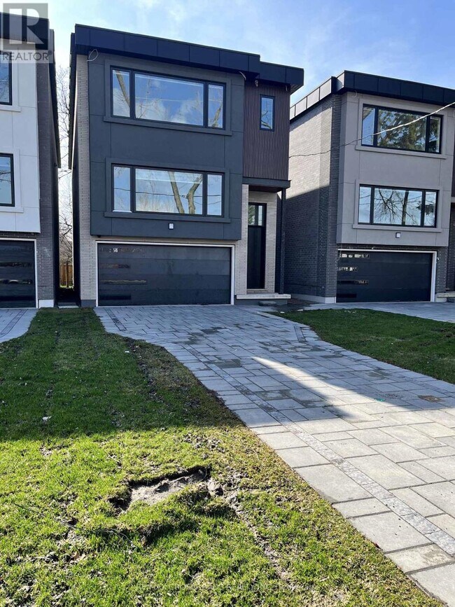 Photo du bâtiment - 790B Midland Ave