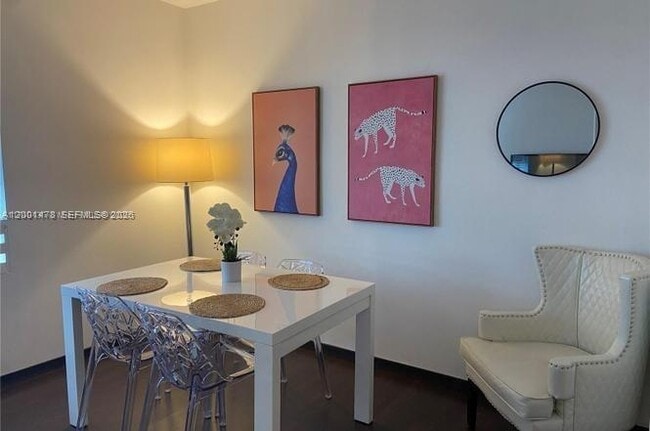 Building Photo - 435 21st St