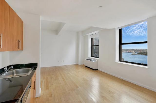 Foto principal - 3 bedroom in NEW YORK NY 10006