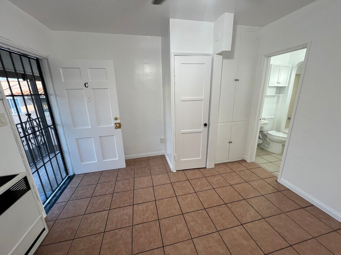 Foto principal - 6928 Benson St