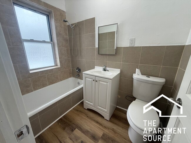 Foto del edificio - 3420 W Irving Park Rd