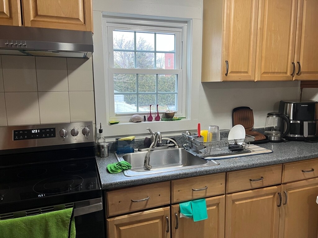 Foto del edificio - 170 Beach St