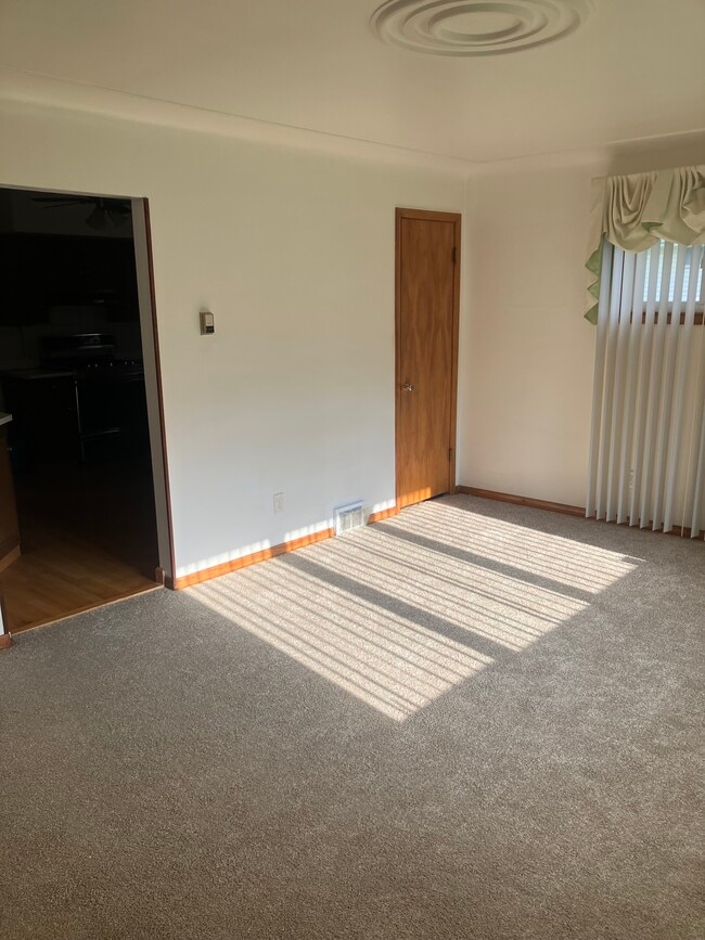 Living room - 1148 Miami St