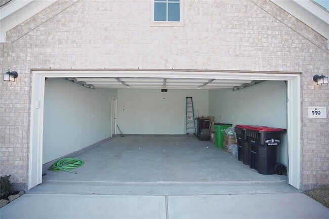 Building Photo - 559 Long Beach Bay Dr