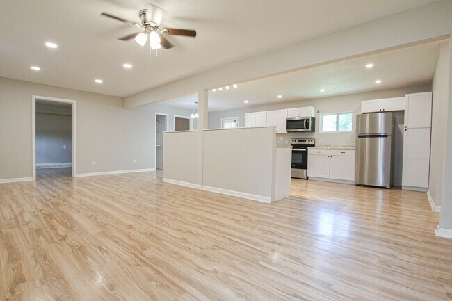 Foto del edificio - 219 Hallbrook Dr