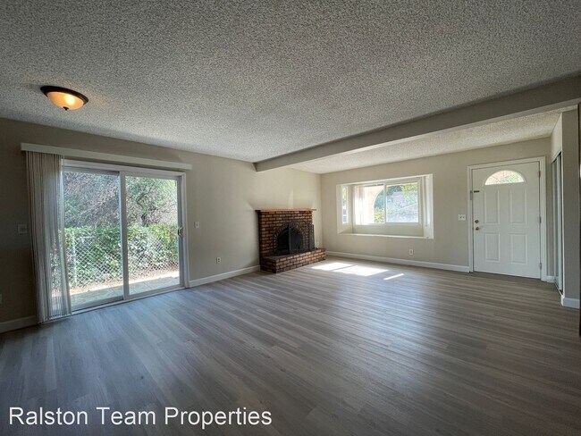 Building Photo - 4 br, 2 bath House - 335 Braun Ave