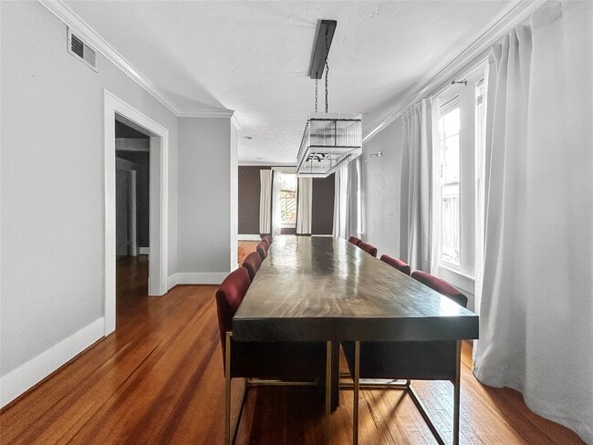 Building Photo - 1310 Anita St