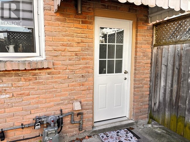 Building Photo - 15 Lafayette Dr