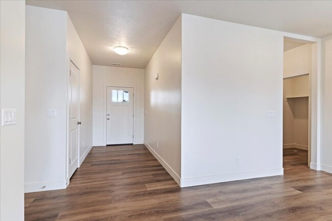 Foto del edificio - Brand New Home for Rent in Logan Utah