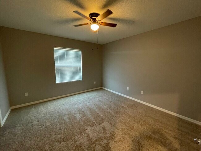 Foto del edificio - 315 Arbor Lakes Dr