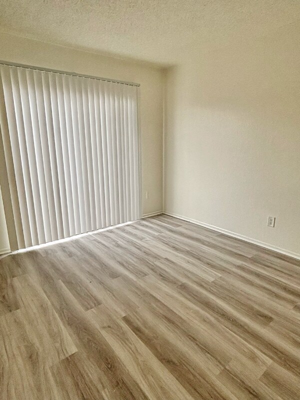 Foto del edificio - 216 Cypress Ave