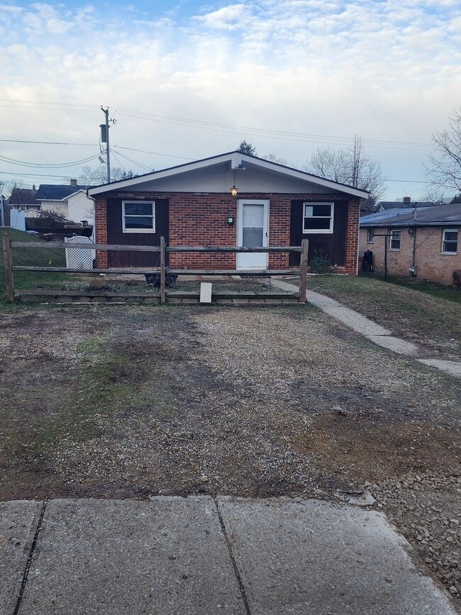 Building Photo - 169-171 Day Ave.