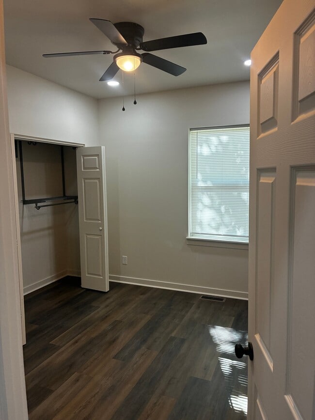 Foto del edificio - 826 W 29th St