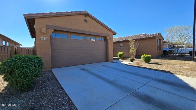 Building Photo - 16839 W Evergreen Rd