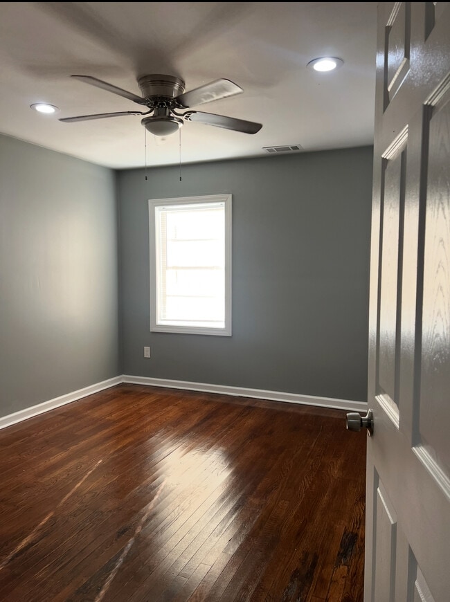 Foto del edificio - 3148 Highland Park Pl