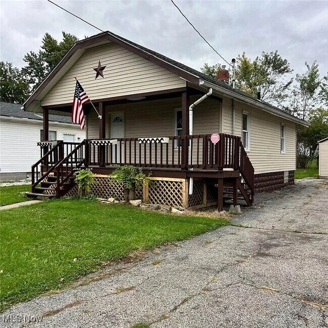 Building Photo - 864 Wyley Ave