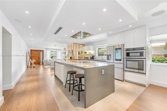 Foto del edificio - 465 NE 112th St