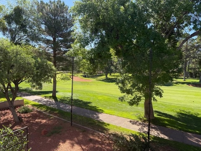 Building Photo - 45 Chaparral Dr