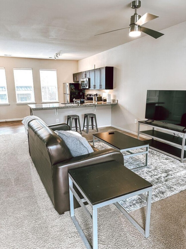 Building Photo - 525 S Patterson Dr