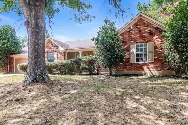 Foto del edificio - 7018 Cobblestone Dr