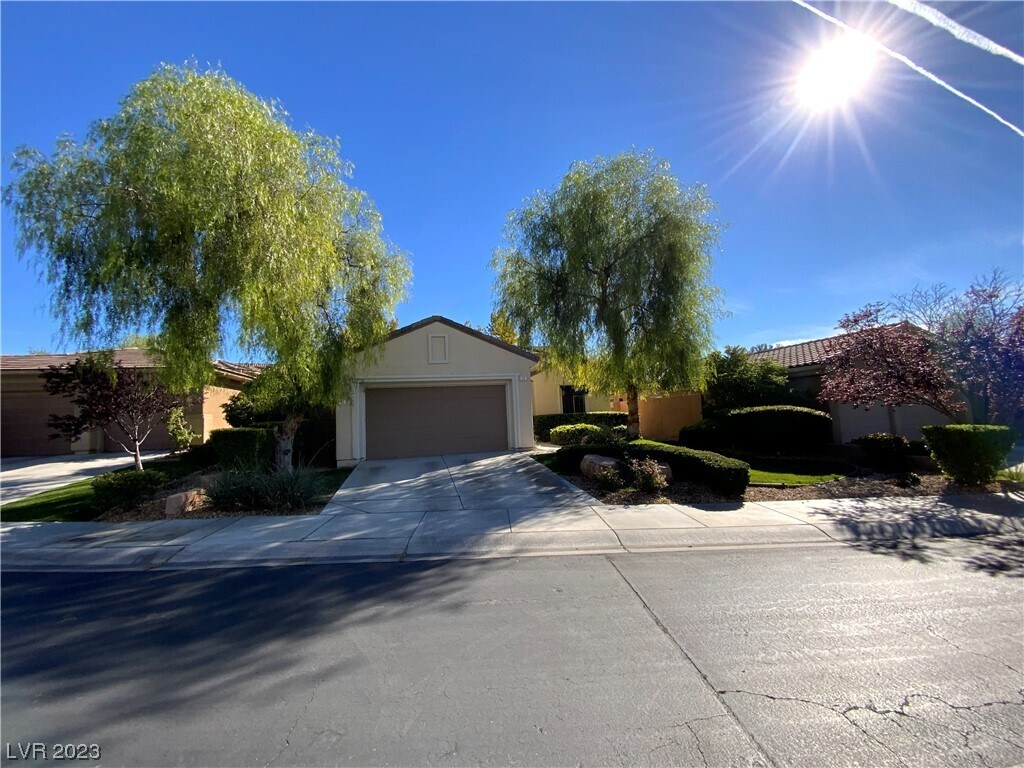 11 Hunt Valley Trail, Henderson, NV 89052 House Rental in Henderson
