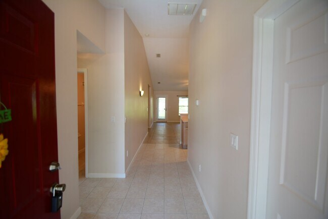 Building Photo - Cozy Duplex! Located Cypress Knolls subdiv...