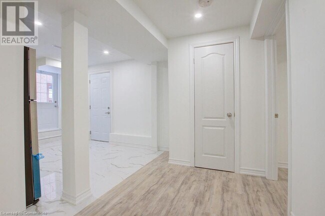 Building Photo - 80 Laurendale Ave
