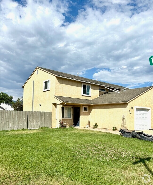 Building Photo - 996 W Greenslake Dr