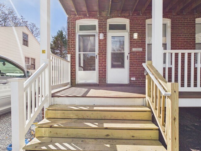 Foto del edificio - 1703 Oakdale Ave