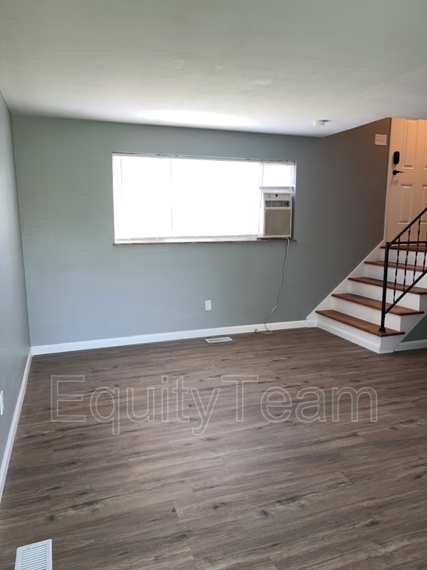 Foto del edificio - 1039 E Pearl St