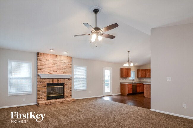 Foto del edificio - 10 Kingsmont Ct