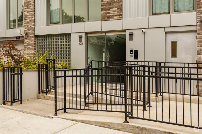 Building Photo - 567 Ocean Ave