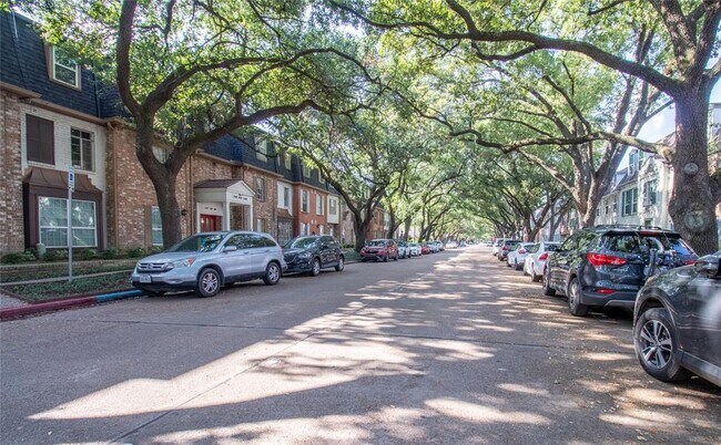 Foto del edificio - 452 N Post Oak Ln