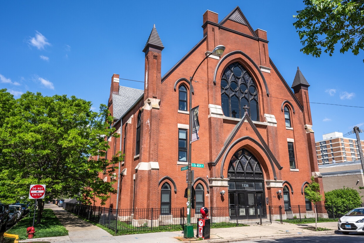 Primary Photo - 1336 N Damen Ave