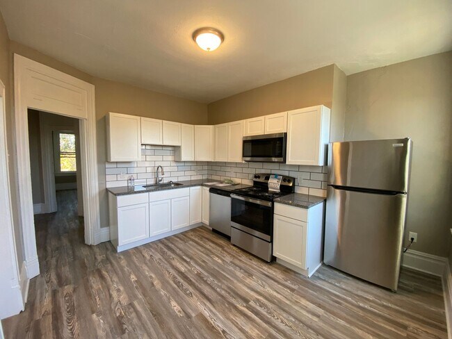 Building Photo - Gorgeous Duplex Apartment for rent in Pitt...