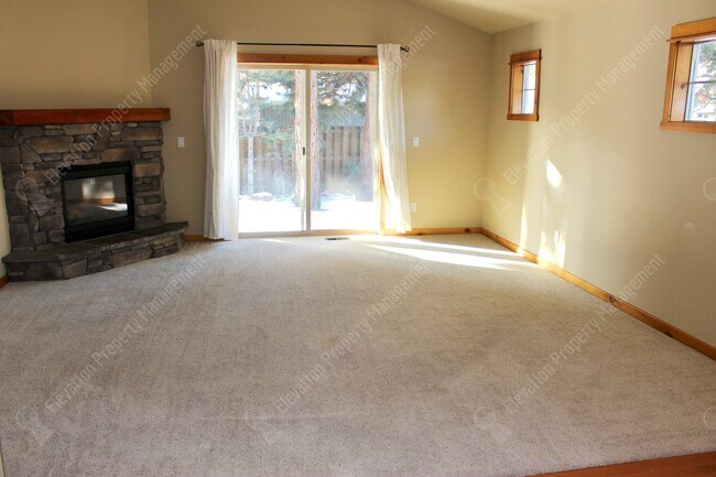 Building Photo - 61297 Columbine Ln