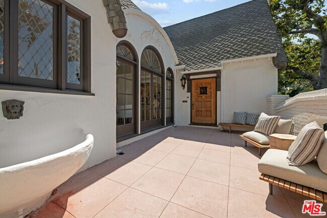 Foto del edificio - 802 Cochran Ave