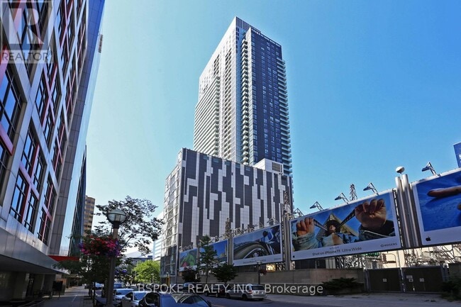 Building Photo - 300-2300 Front St W