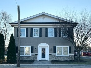 Building Photo - 101 Main St