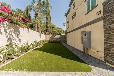 Foto del edificio - 225 N San Antonio Ave