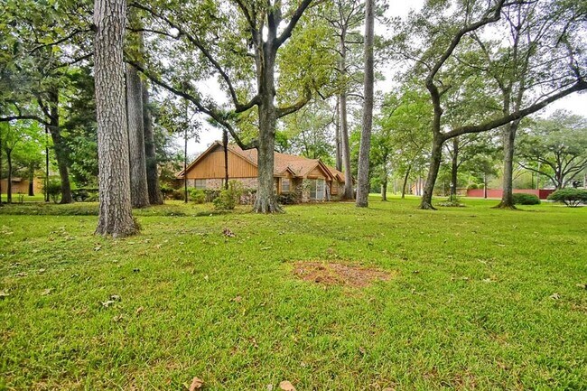 Foto del edificio - 1311 Forest Cove Dr