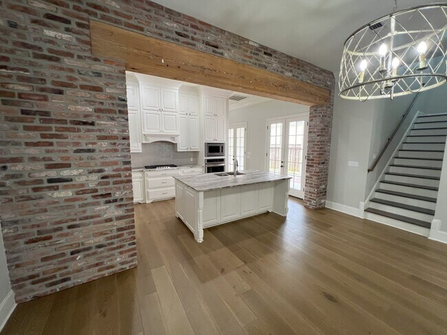 Foto del edificio - Stunning 4 bedroom, 3 bathroom 2 story hom...