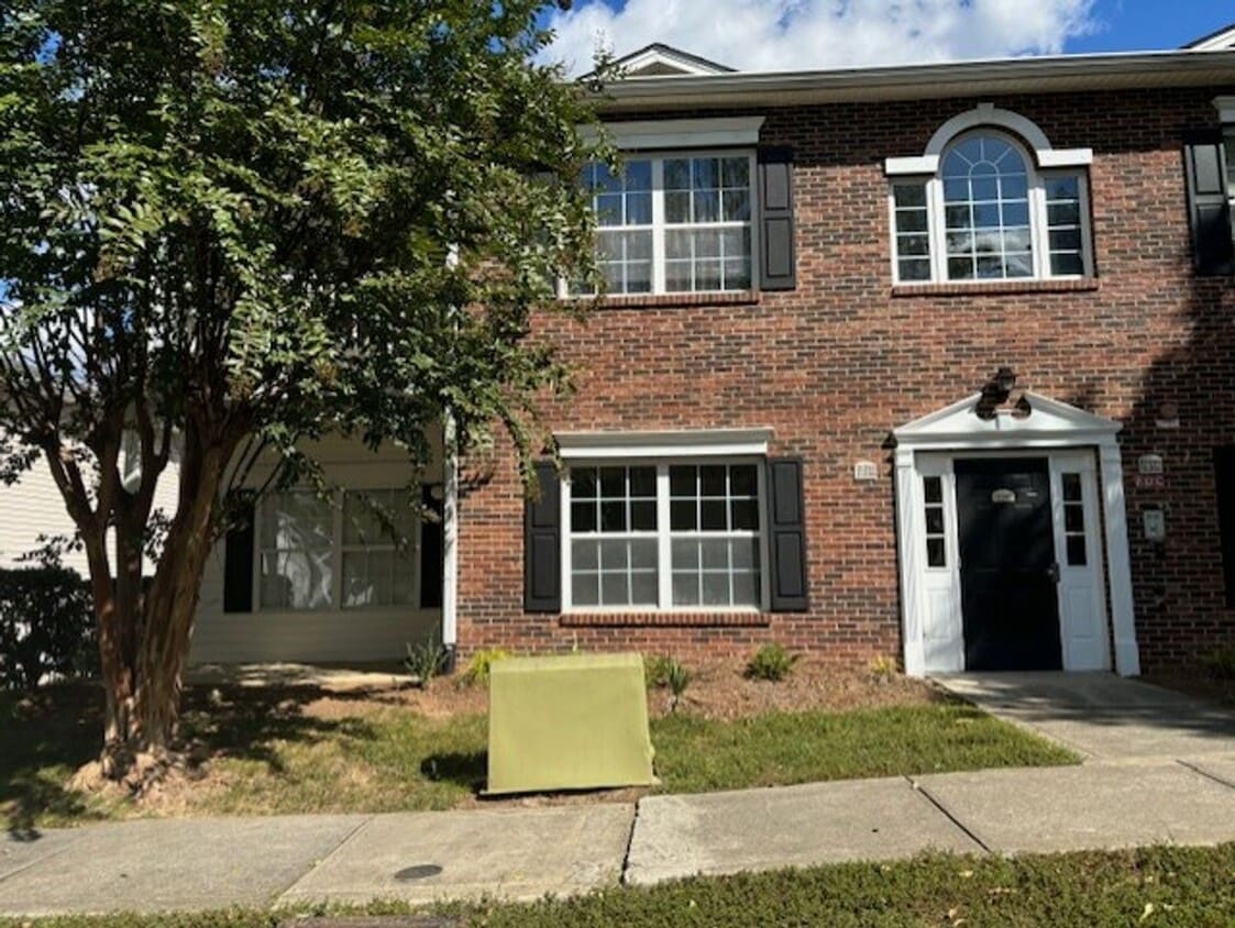 Primary Photo - Charming 2 Bed/2 Bath Condo - Mill Creek S...