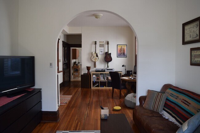 Foto del edificio - 2926 N Ridgeway Ave