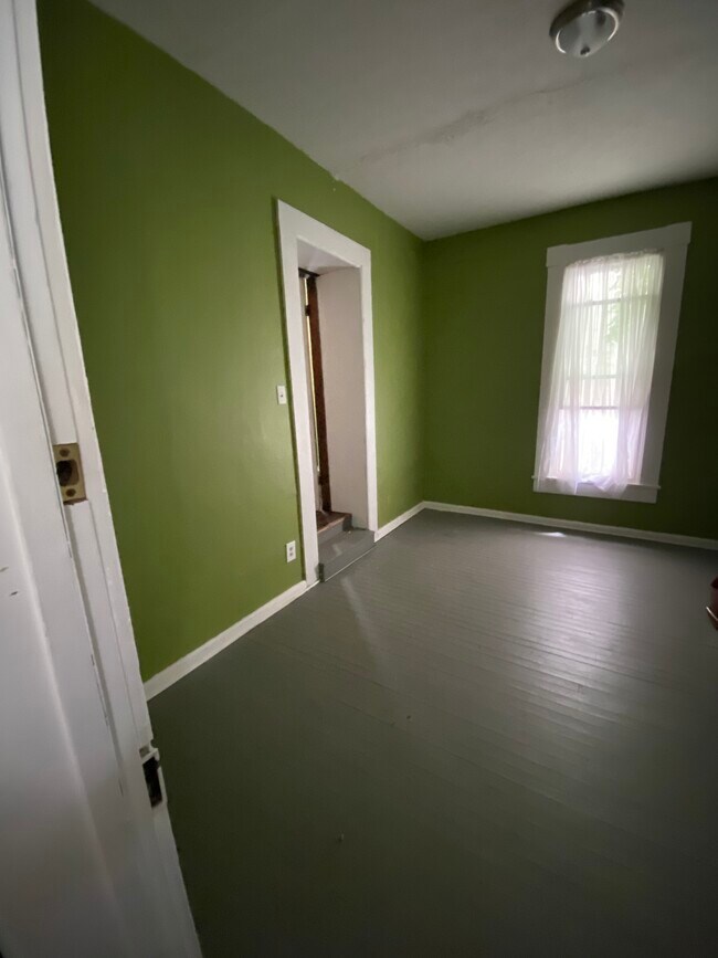 Foto del edificio - 223 E Main St