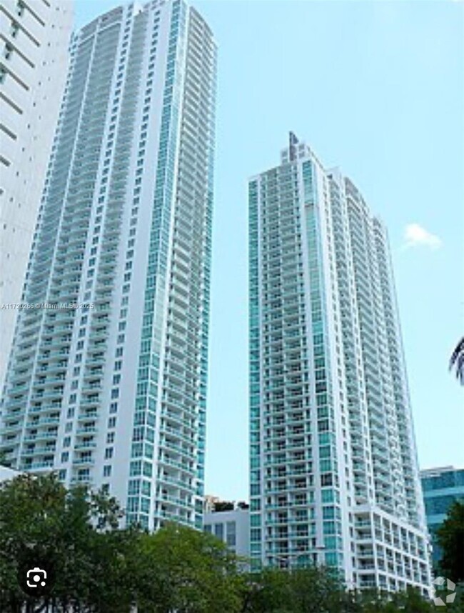 Building Photo - 950 Brickell Bay Dr