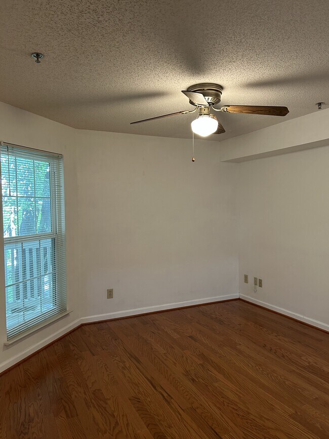Dormitorio - 1524 Lincoln Way