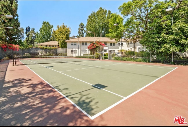 Foto del edificio - 5882 Bowcroft St