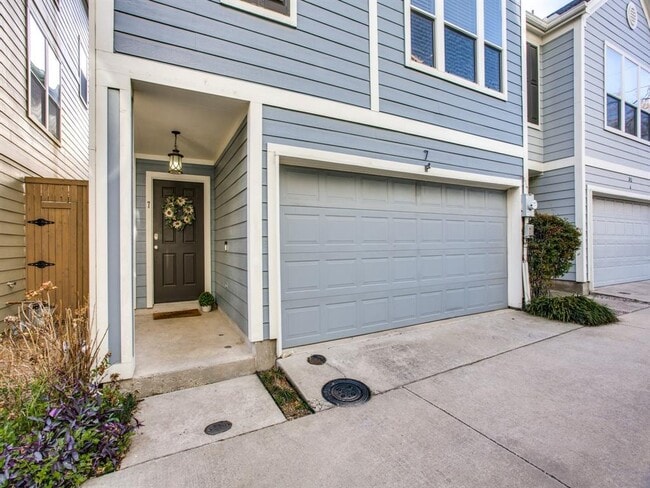 Building Photo - 7416 Coronado Ave