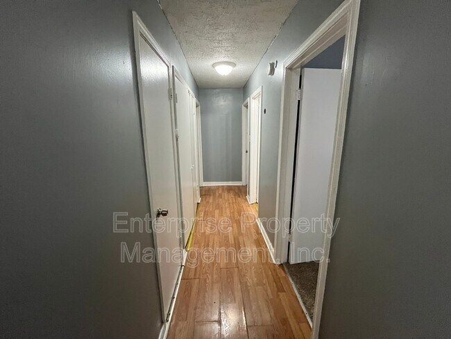 Foto del edificio - 401 N Manassas St